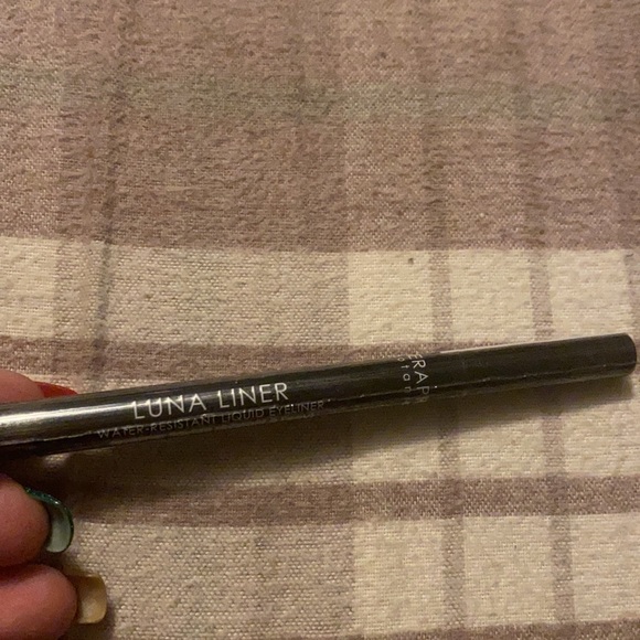 Real her eyeshadow palette - Picture 4 of 7